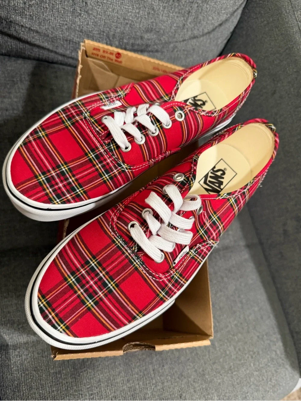 Vans Authentic Shoes Plaid Red White Low Top Christmas Hunting Limited Men’s 9.5